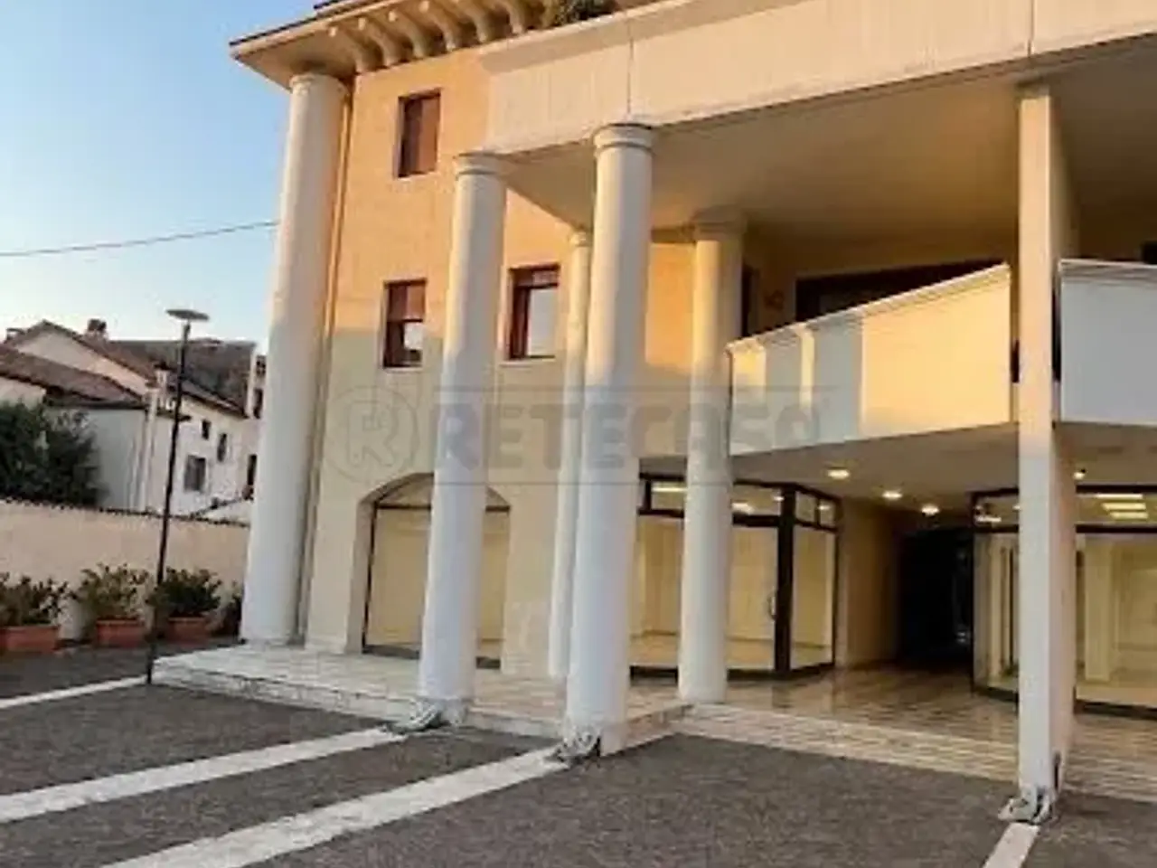 Palazzina commerciale in Via Ippolito, Sandrigo, {3} - Foto 1