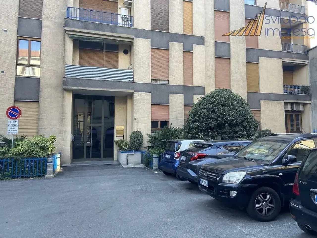 Ufficio in Via Gramsci 5, Monza, {3} - Foto 1