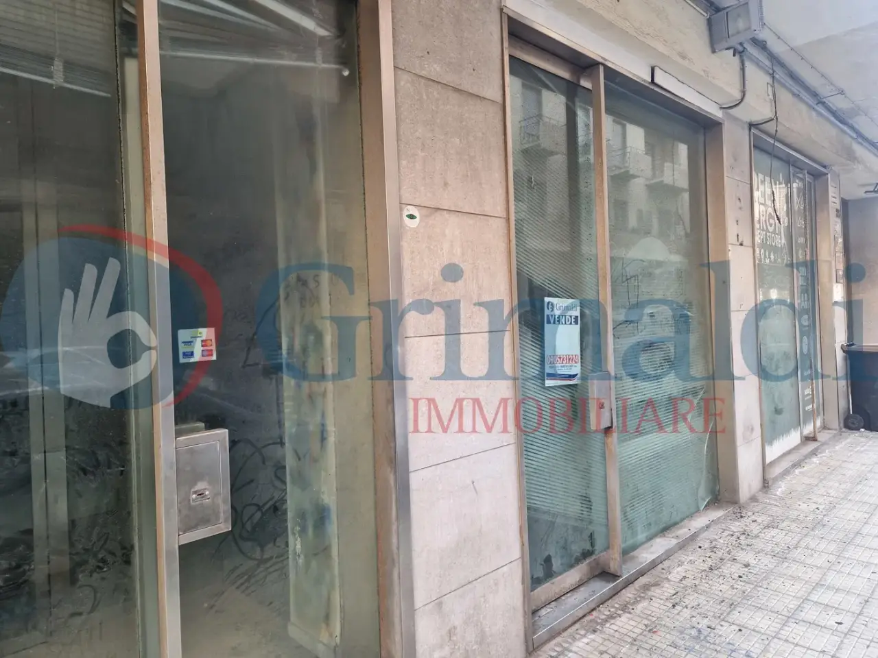 Negozio in Via Ettore Lombardo Pellegrino 19, Messina, {3} - Foto 1