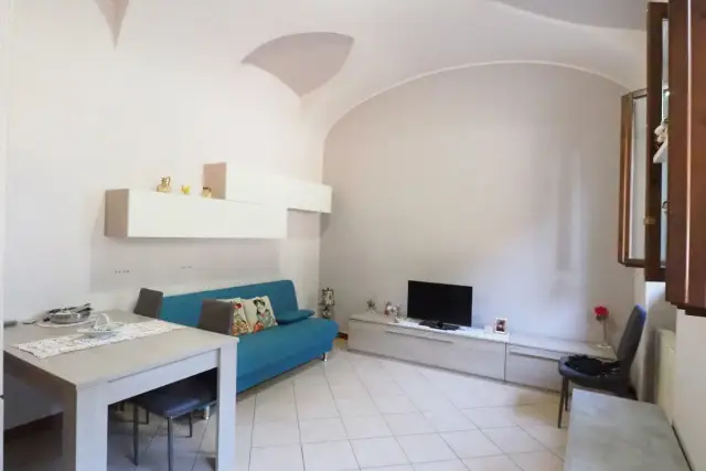 2-room flat in Via Luigi Besana 18, Inzago - Photo 1