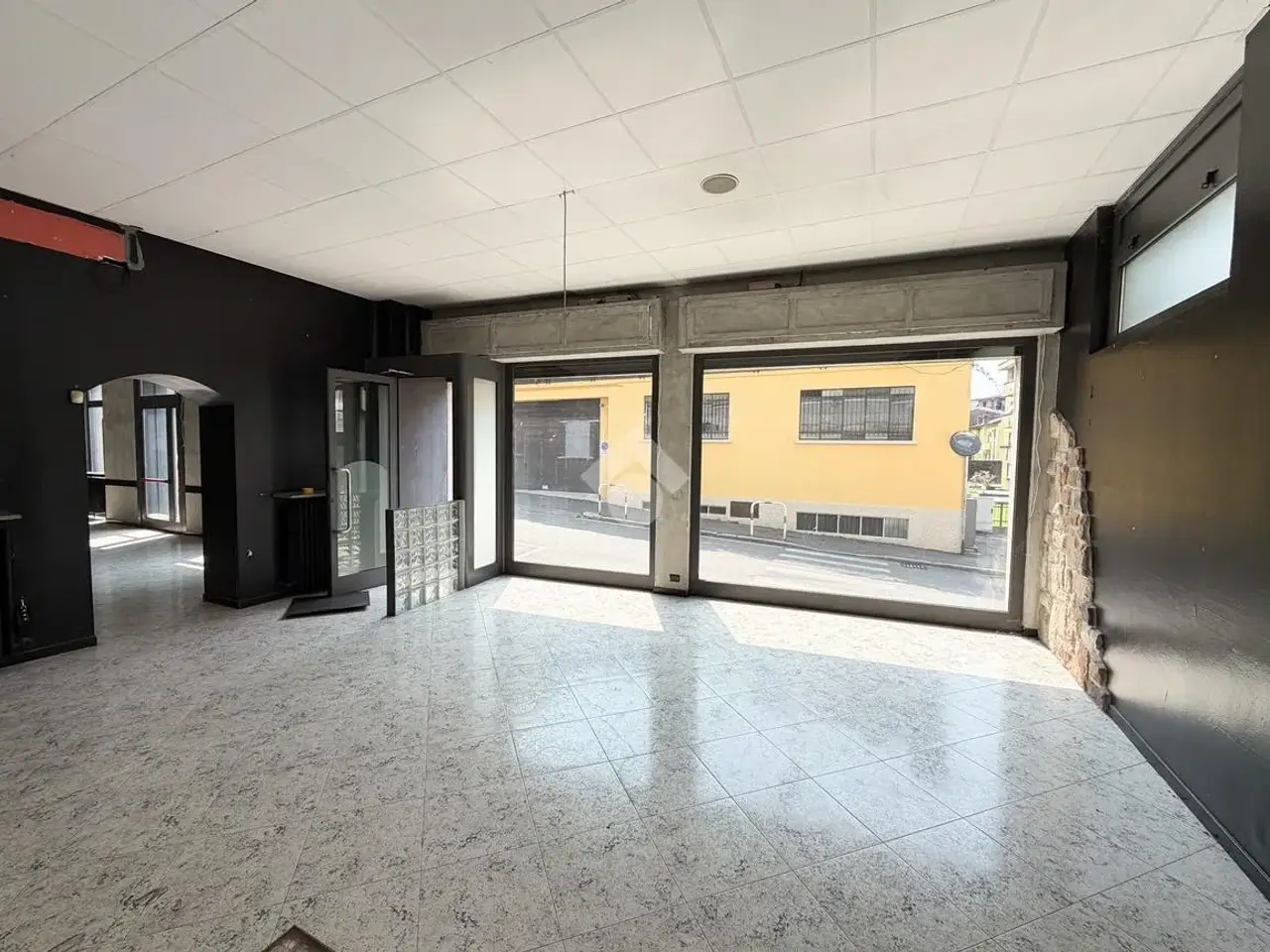 Negozio in Via Francesco Petrarca 21, Lecco, {3} - Foto 2