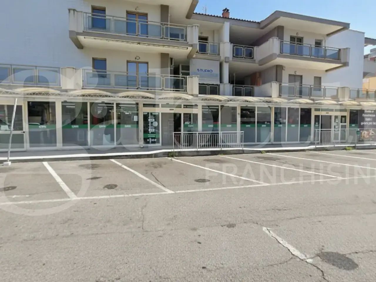 Esercizio commerciale in Via Ancora 18/22, Ladispoli, {3} - Foto 1