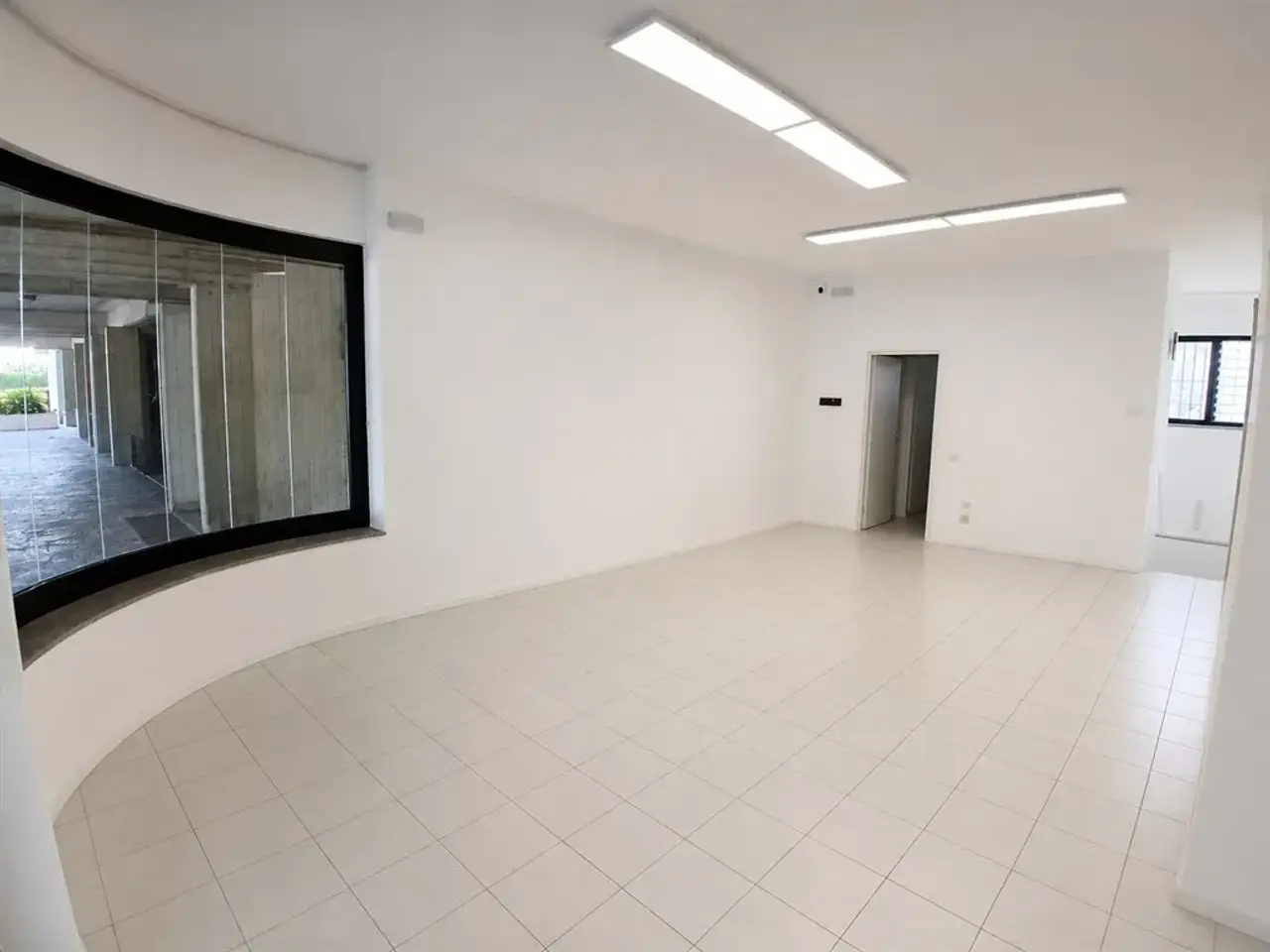 Palazzina commerciale in , Torre Boldone, {3} - Foto 2
