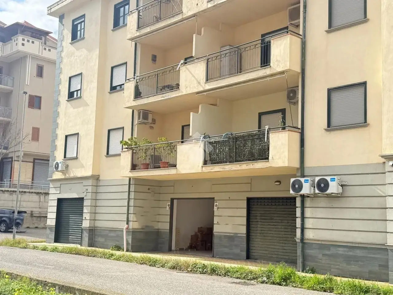 Magazzino in Via F. Joele 54, Corigliano-Rossano, {3} - Foto 2
