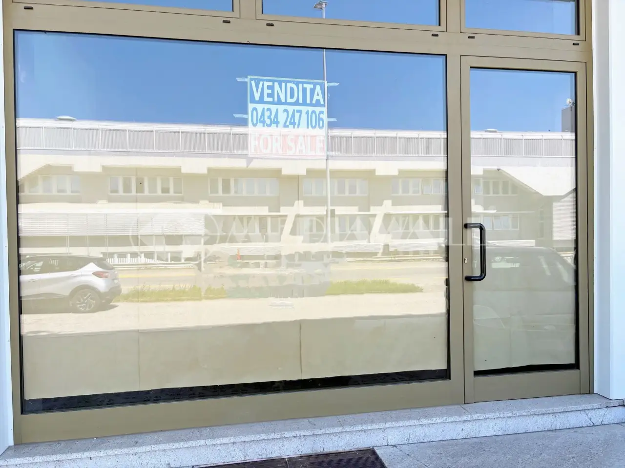 Negozio in Corso Lino Zanussi 17, Porcia, {3} - Foto 1