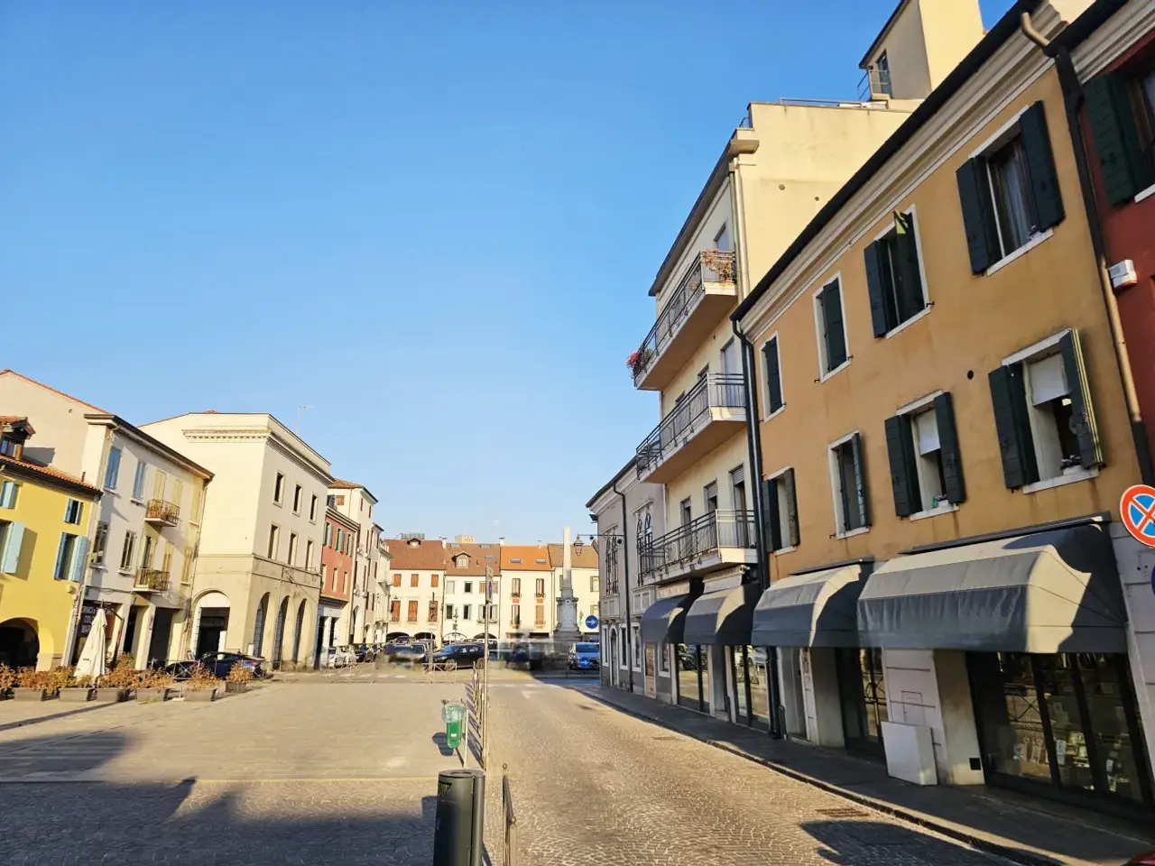 Negozio in Piazza Trento, Este, {3} - Foto 1