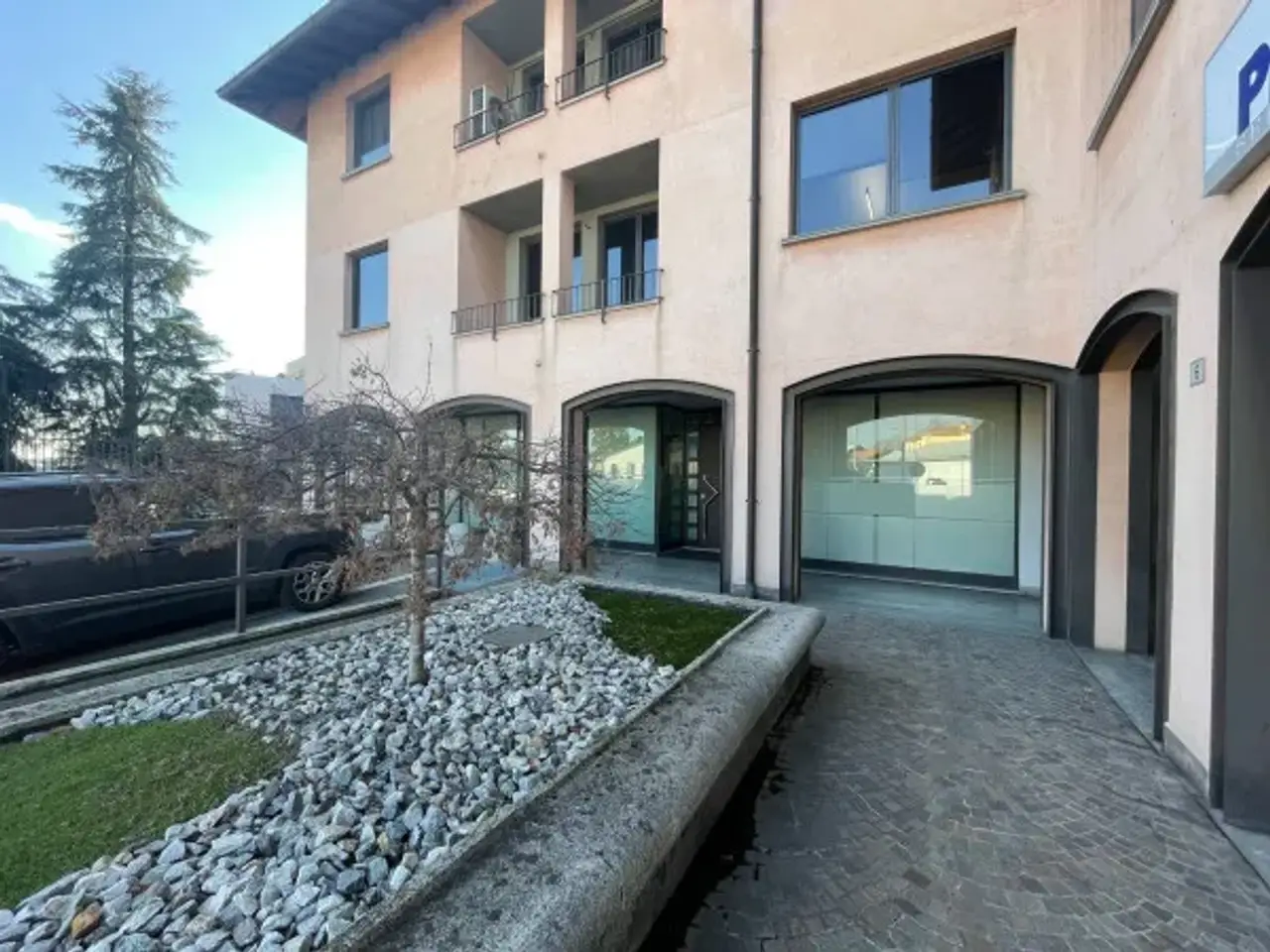 Negozio in Via Prealpi 6, Giussano, {3} - Foto 1