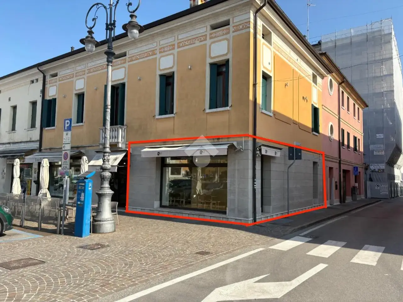 Negozio in Corso Giuseppe Mazzini 129, Montebelluna, {3} - Foto 1
