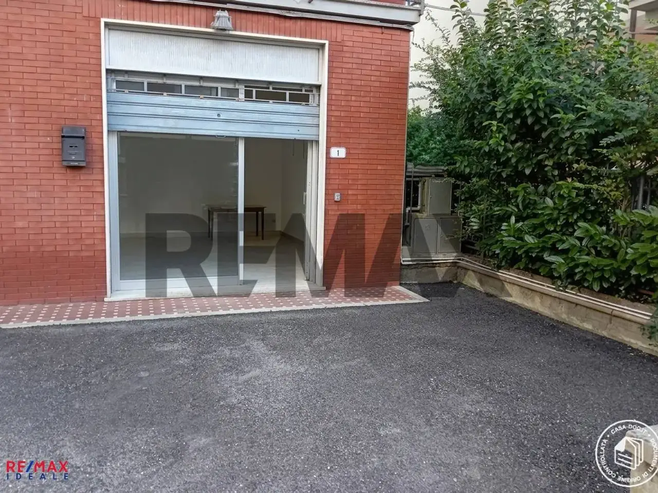 Negozio in Via Raffaello Sanzio 1/d, Empoli, {3} - Foto 1