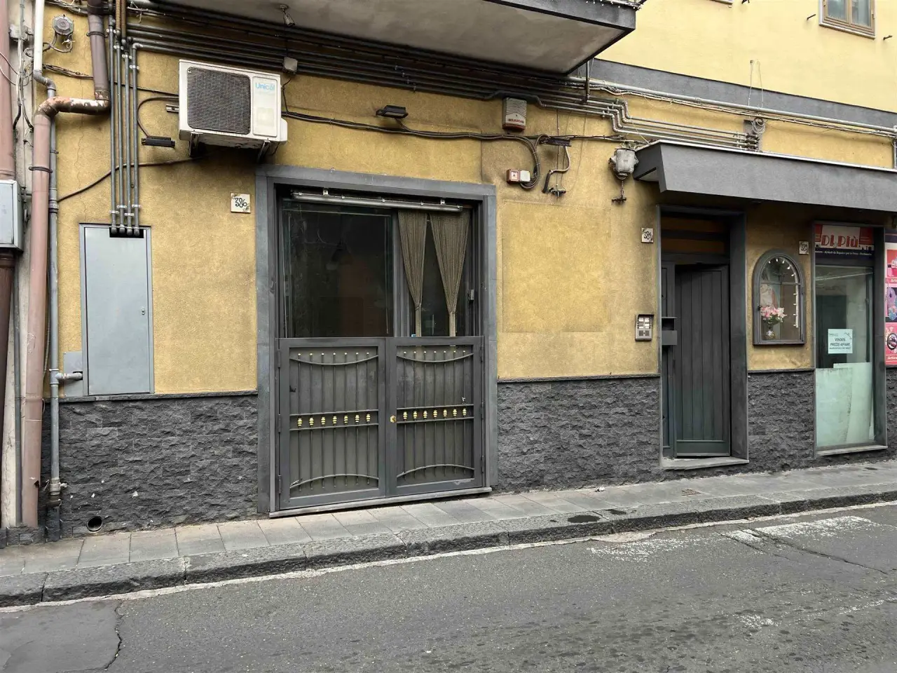 Negozio in Via Etnea, Gravina Di Catania, {3} - Foto 1