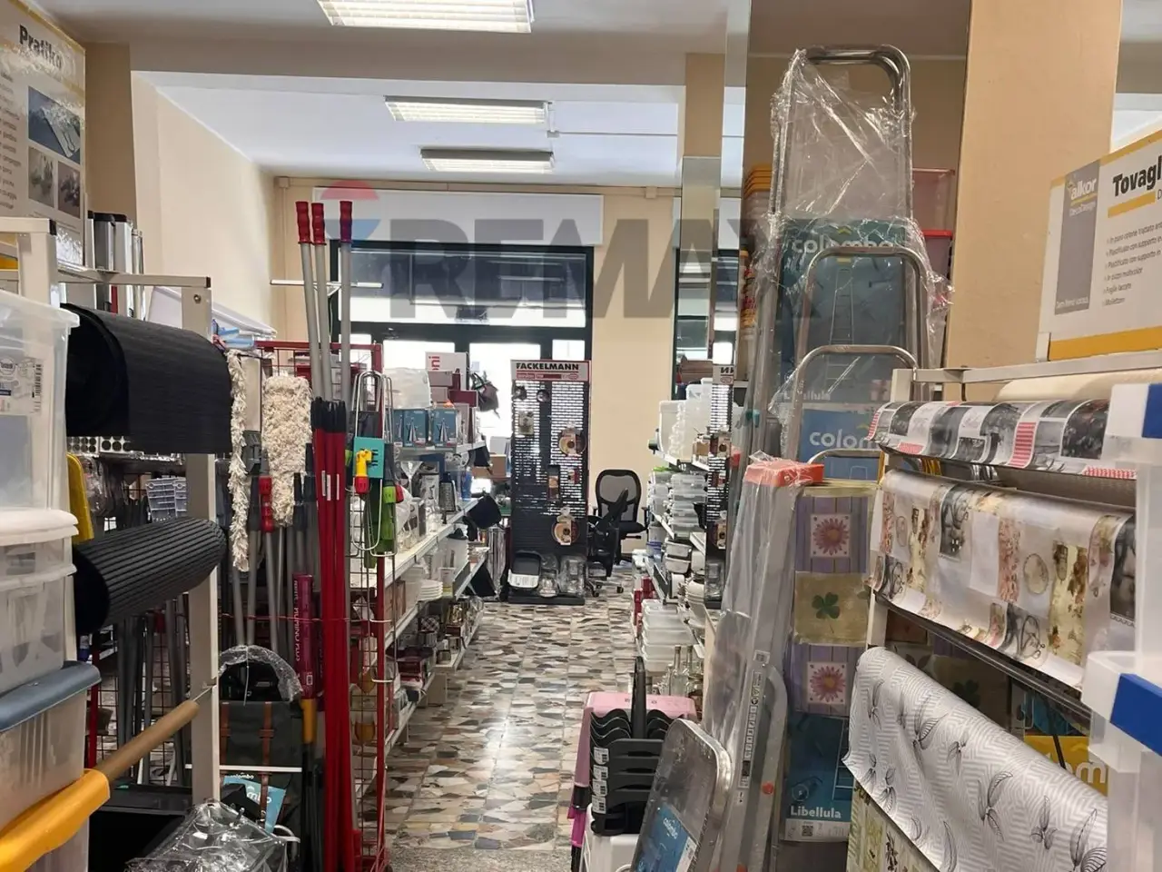 Negozio in Via Boiardo 45, Cagliari, {3} - Foto 2