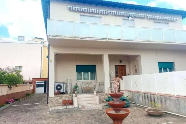 Mansion in Via Ferraris, Livorno - Photo 1