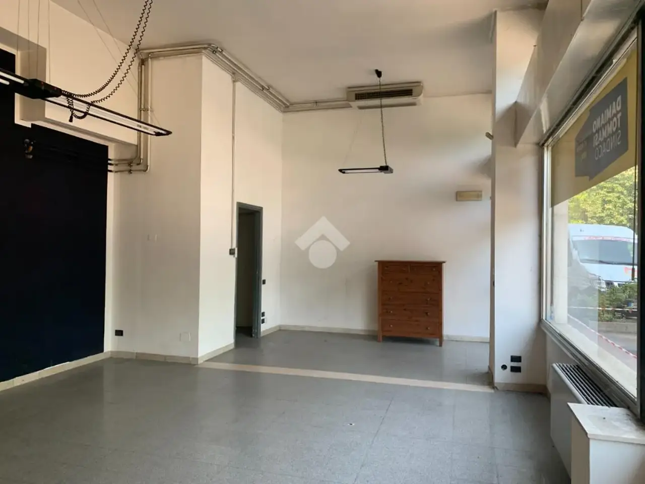 Negozio in Via Franco Faccio 25, Verona, {3} - Foto 2