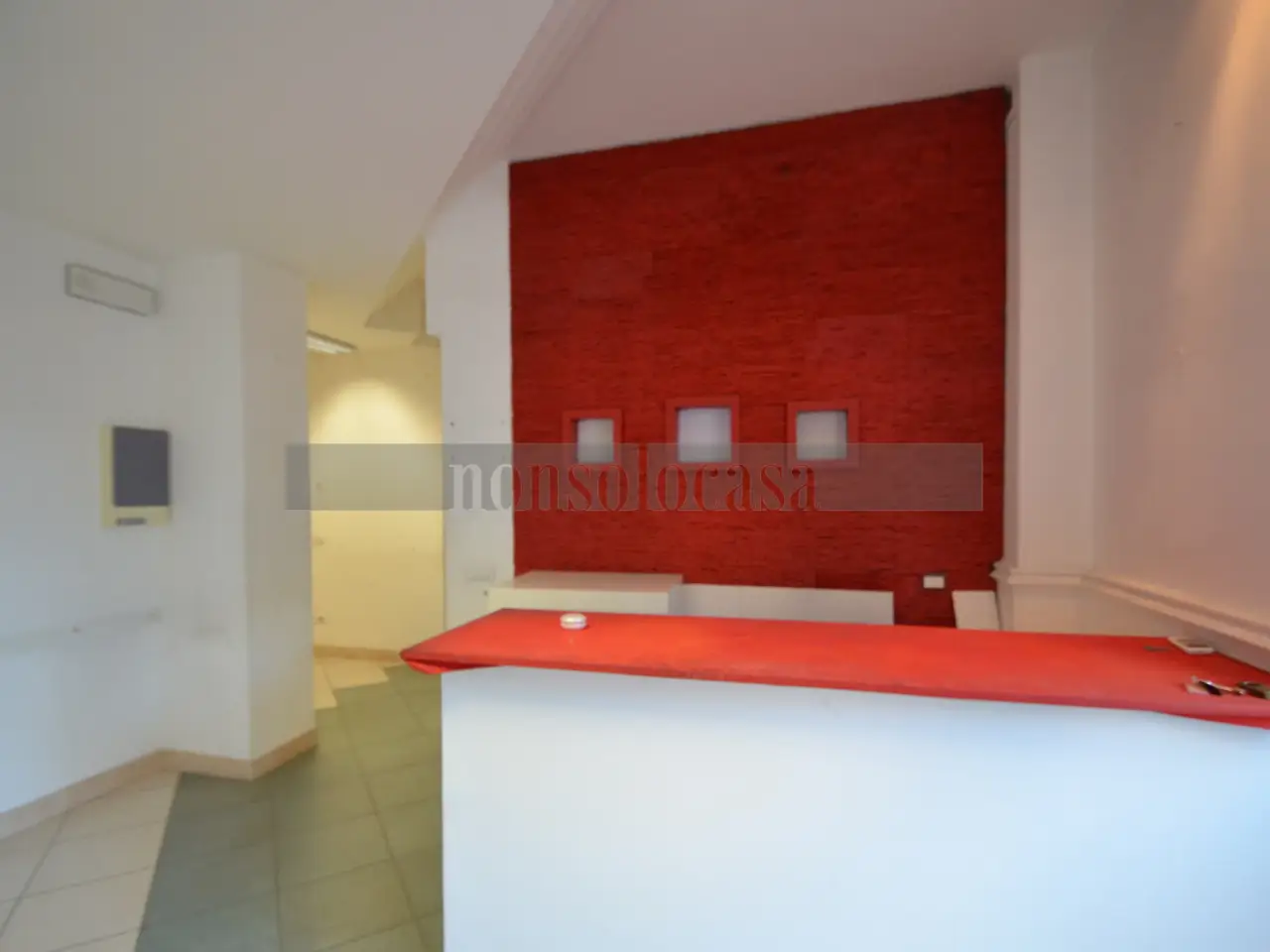 Negozio in Via Luigi Catanelli 23, Perugia, {3} - Foto 2