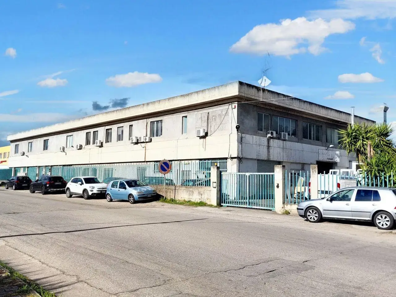 Capannone in Via Walter Tobagi, N. 65, San Salvo, {3} - Foto 1