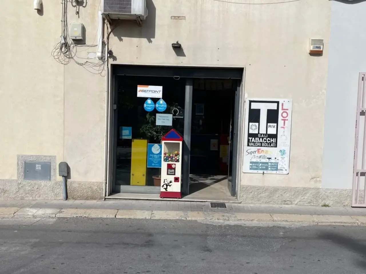 Tabaccheria in Via Boccone del Povero, Modica, {3} - Foto 1