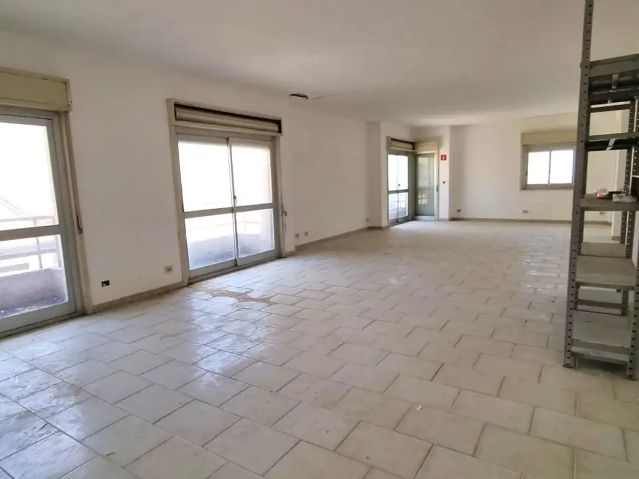 Ufficio in Via Cesare Battisti  2, Castrofilippo, {3} - Foto 1