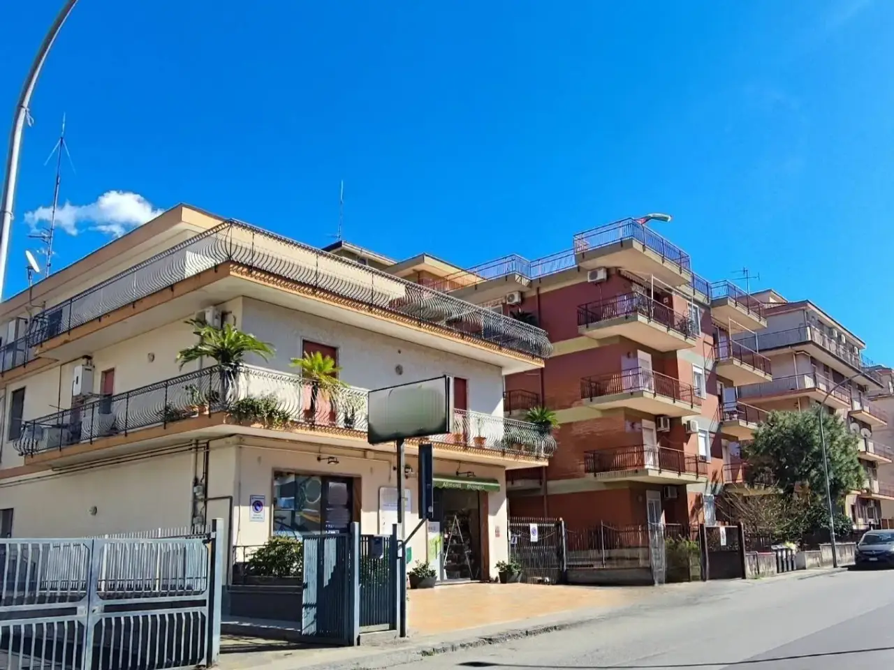 Negozio in Corso Messina 43, Giarre, {3} - Foto 1