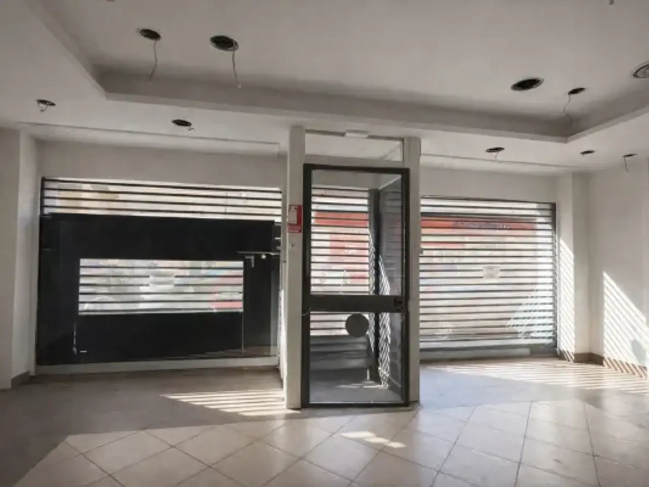 Negozio in Via San Donato 8, Torino, {3} - Foto 1