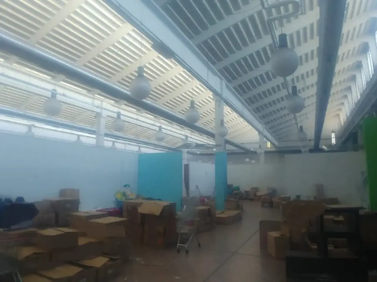 Esercizio commerciale in Via Cassinella, Vimodrone, {3} - Foto 1