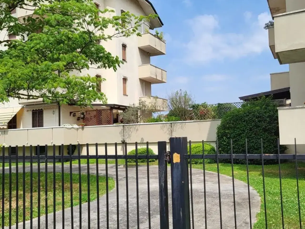 Magazzino in Via Giuseppe Mazzini, Gessate, {3} - Foto 1