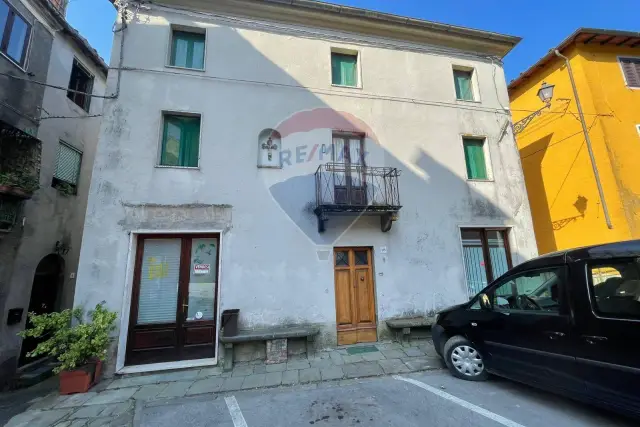 Einfamilienhaus in Piazza Santa Maria Benabbio 18, Bagni di Lucca - Foto 1