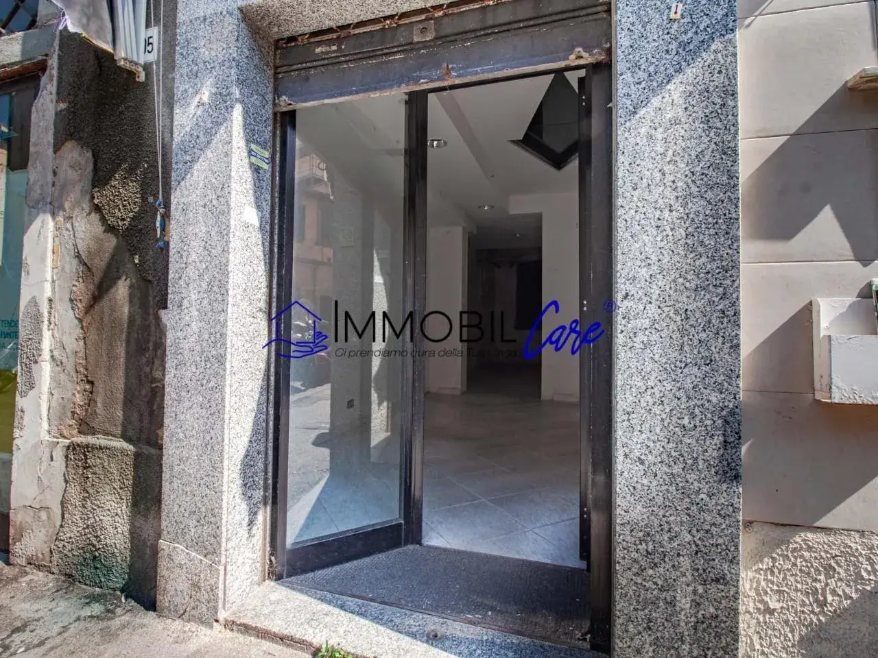 Locale commerciale in , Livorno, {3} - Foto 1