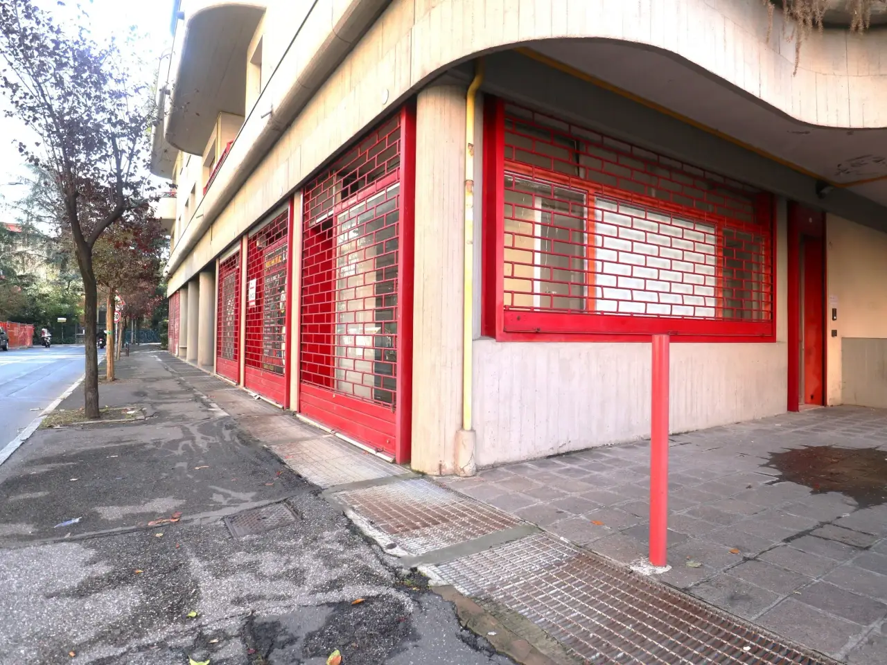 Palazzina commerciale in Via XXI Aprile, Bologna, {3} - Foto 1