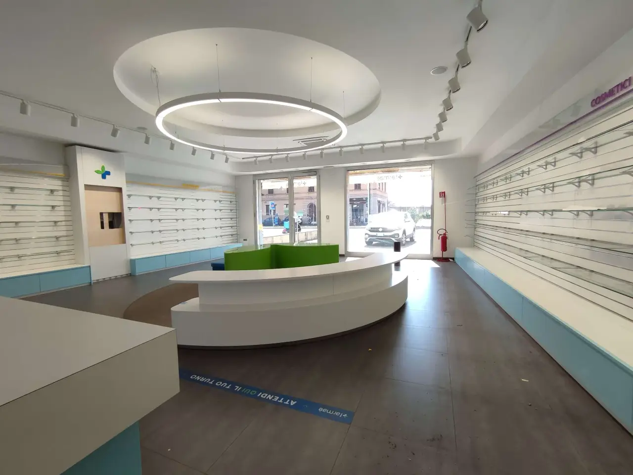 Negozio in Ippolito Nievo 160, Livorno, {3} - Foto 2