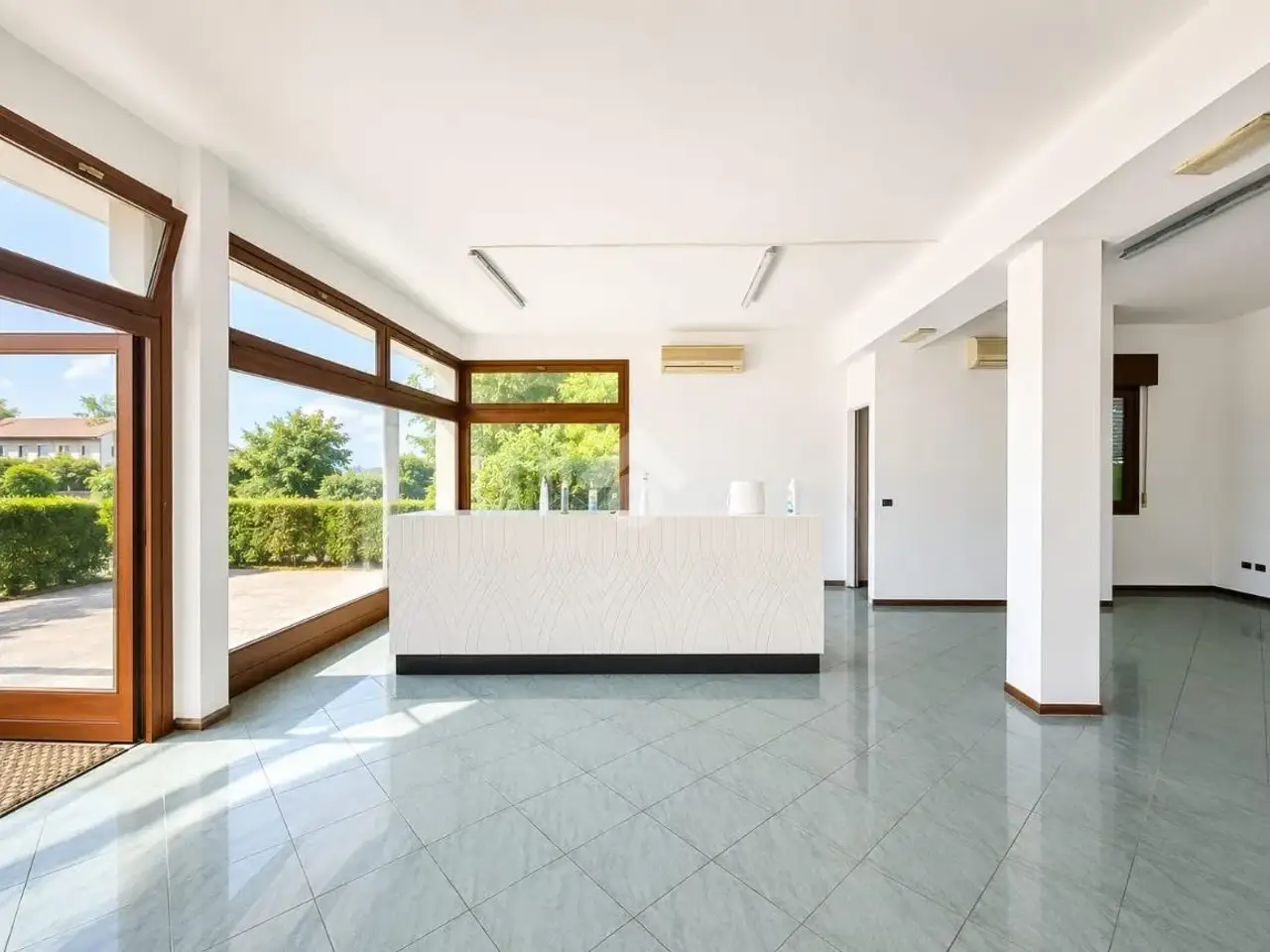 Negozio in Via Postumia Centro 21, San Biagio Di Callalta, {3} - Foto 1