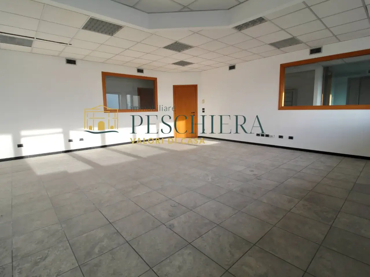 Ufficio in Via Postumia 58, Villafranca Di Verona, {3} - Foto 1