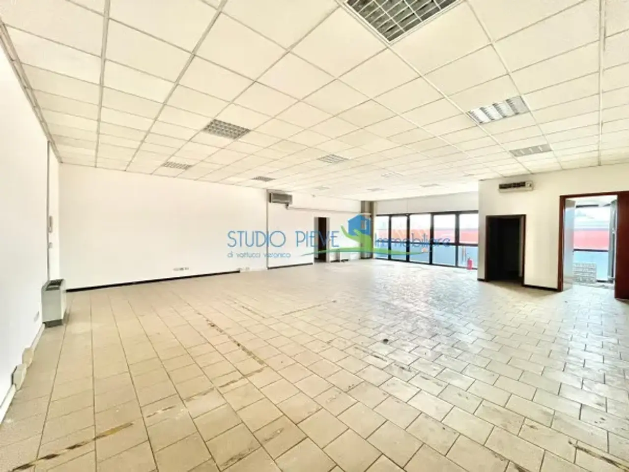 Ufficio in Via Maestri del Lavoro, Monsummano Terme, {3} - Foto 1
