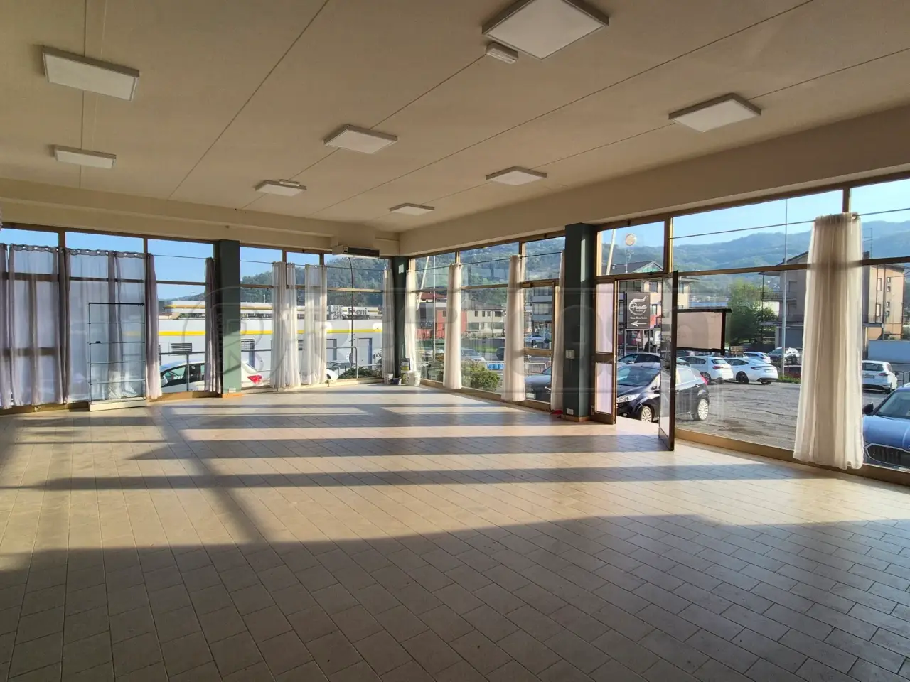 Palazzina commerciale in , Cornedo Vicentino, {3} - Foto 1