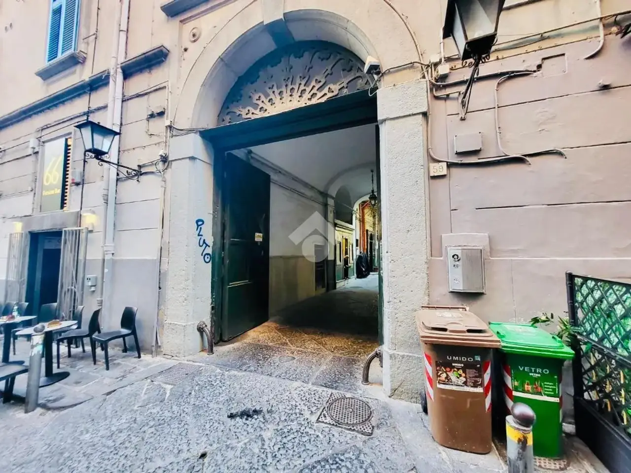 Magazzino in Via Bisignano 59, Napoli, {3} - Foto 2