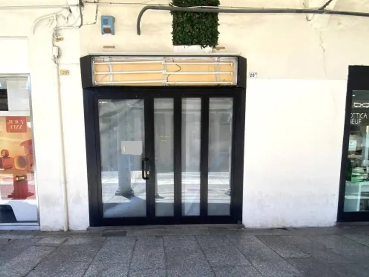 Negozio in Via Fratelli Rosselli 20, Novara, {3} - Foto 2
