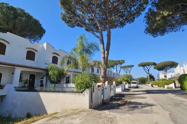 Terraced house in {3}, Via Pontina 38 - Photo 1