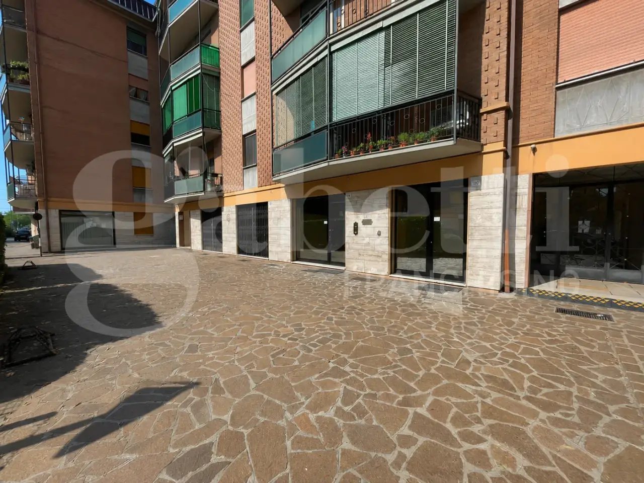 Negozio in Strada Morane  180, Modena, {3} - Foto 2