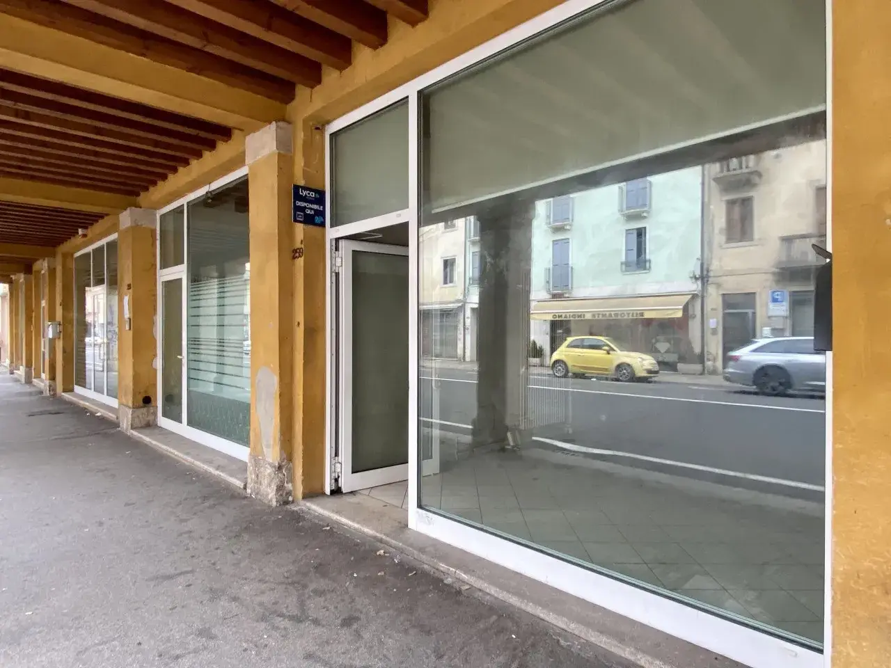 Negozio in Corso Santi Felice E Fortunato, 259, Vicenza, {3} - Foto 1