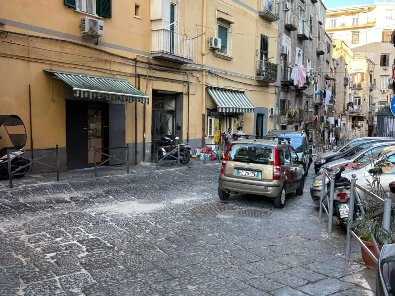 Negozio in Cupa Caiafa, Napoli, {3} - Foto 1