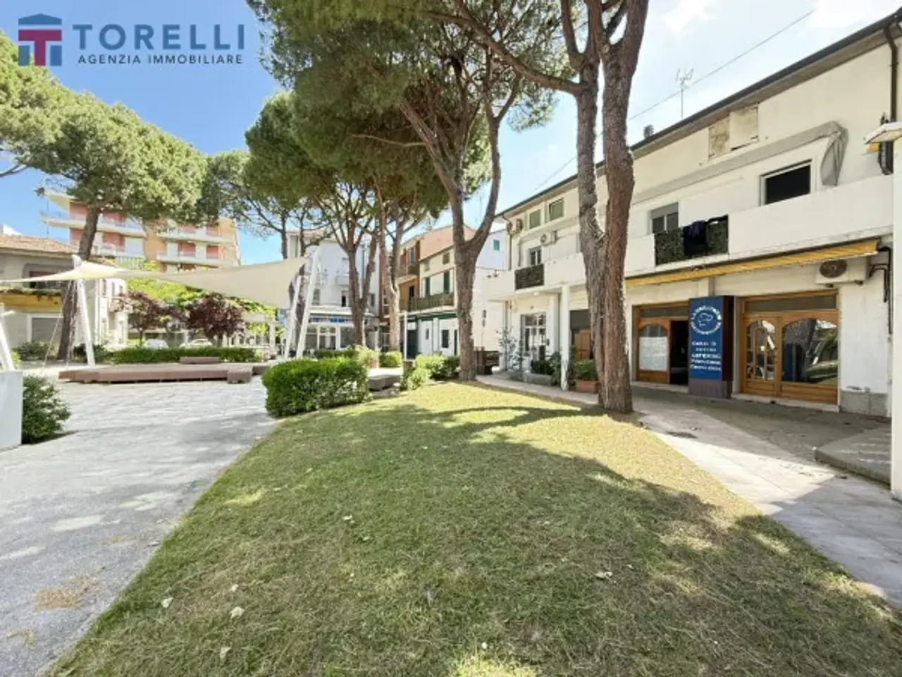 Negozio in Piazza Marcianò 2, Bellaria-Igea Marina, {3} - Foto 1