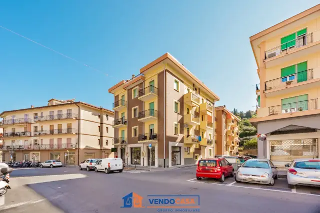 Vierzimmerwohnung in Via Neghelli 115, Alassio - Foto 1