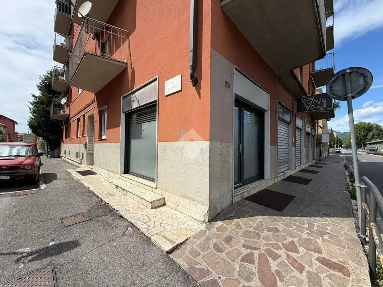 Negozio in Via delle Valli 21, Bergamo, {3} - Foto 2