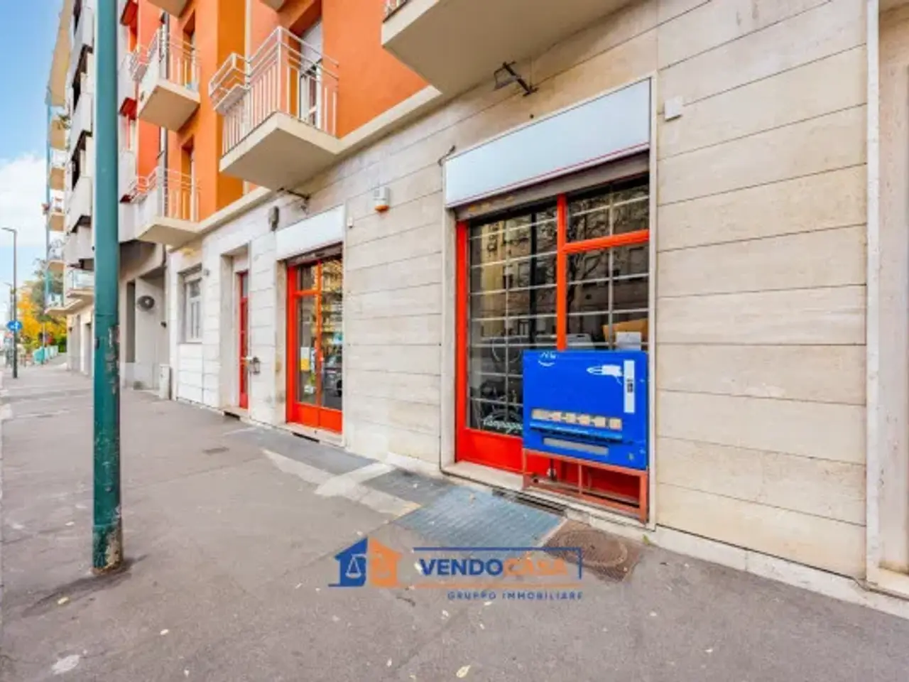 Negozio in Via Paolo Braccini 85, Torino, {3} - Foto 2