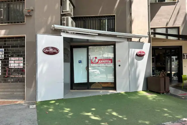 Negozio in Viale Pindaro 81, Pescara - Foto 1