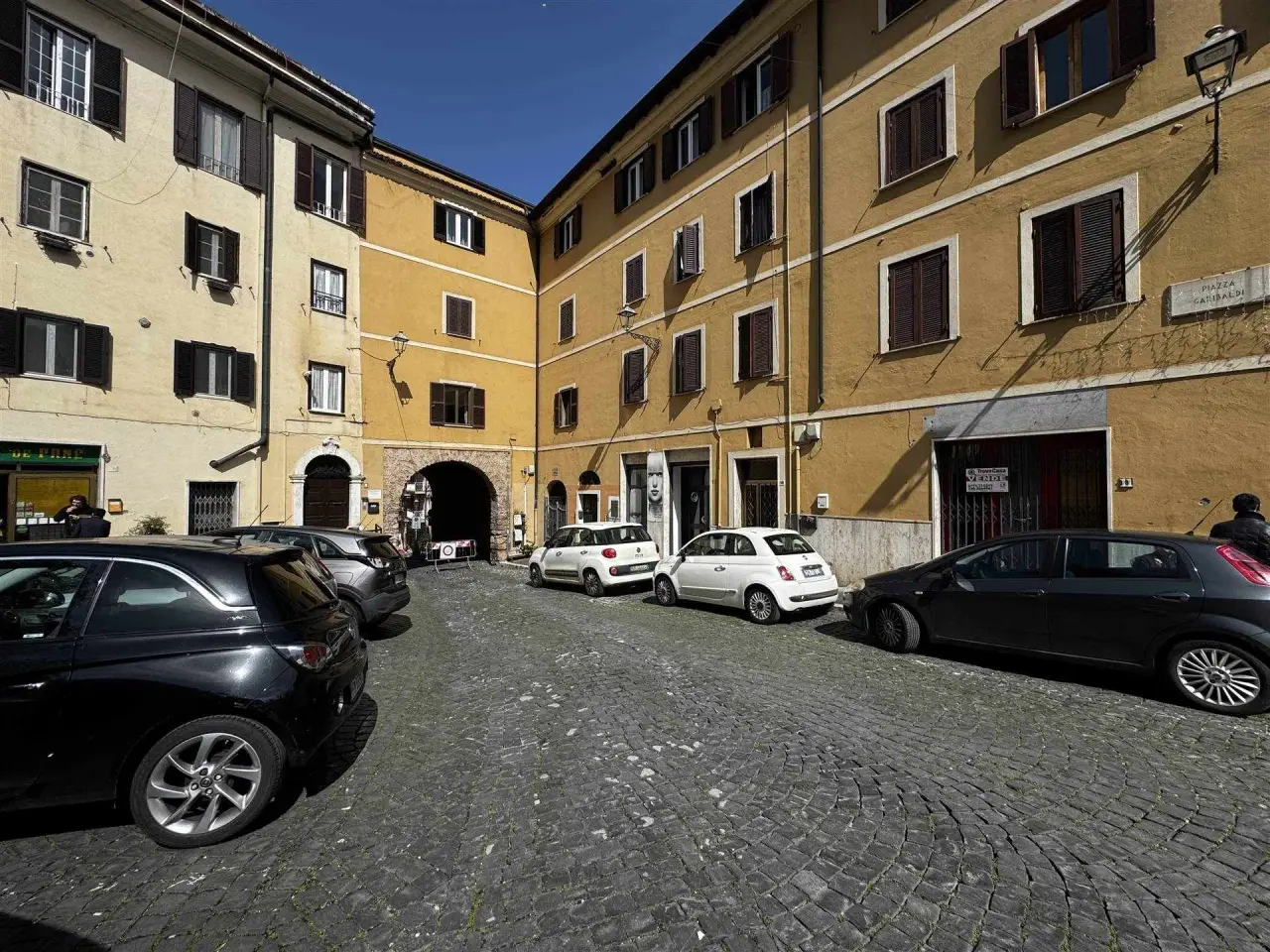 Negozio in Piazza Garibaldi, Frosinone, {3} - Foto 1