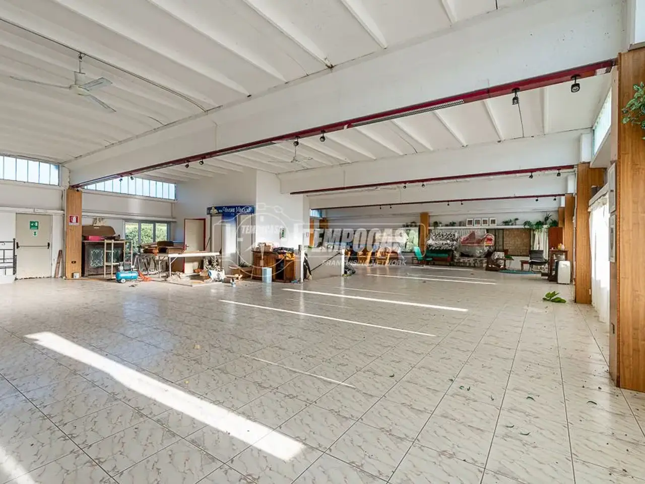 Magazzino in Via del Lavoro, Sirolo, {3} - Foto 1