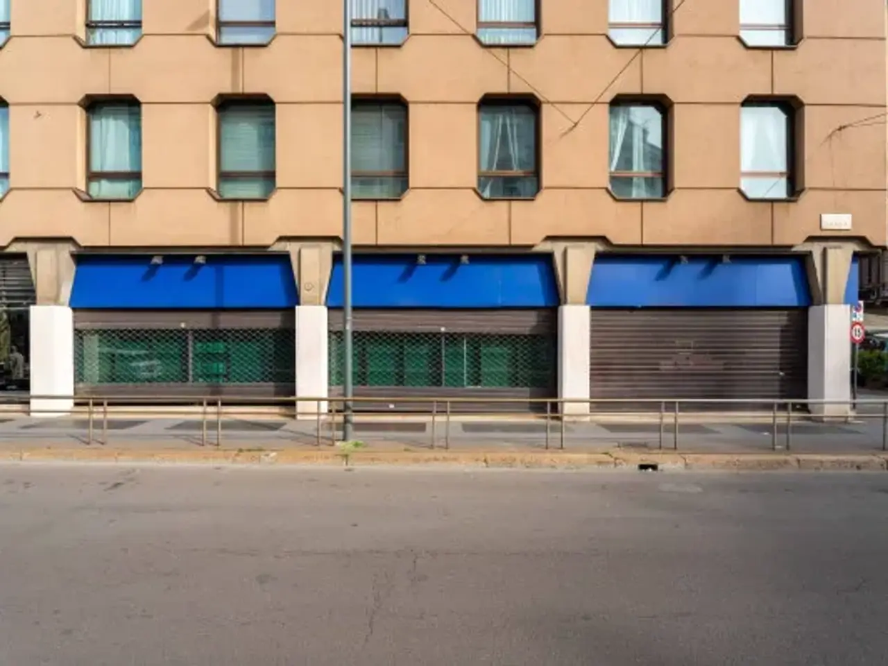 Negozio in Via Larga 3, Milano, {3} - Foto 2