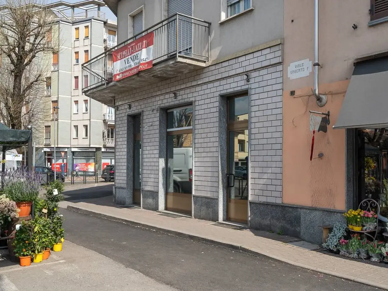 Negozio in Viale della Repubblica 44, Voghera, {3} - Foto 1