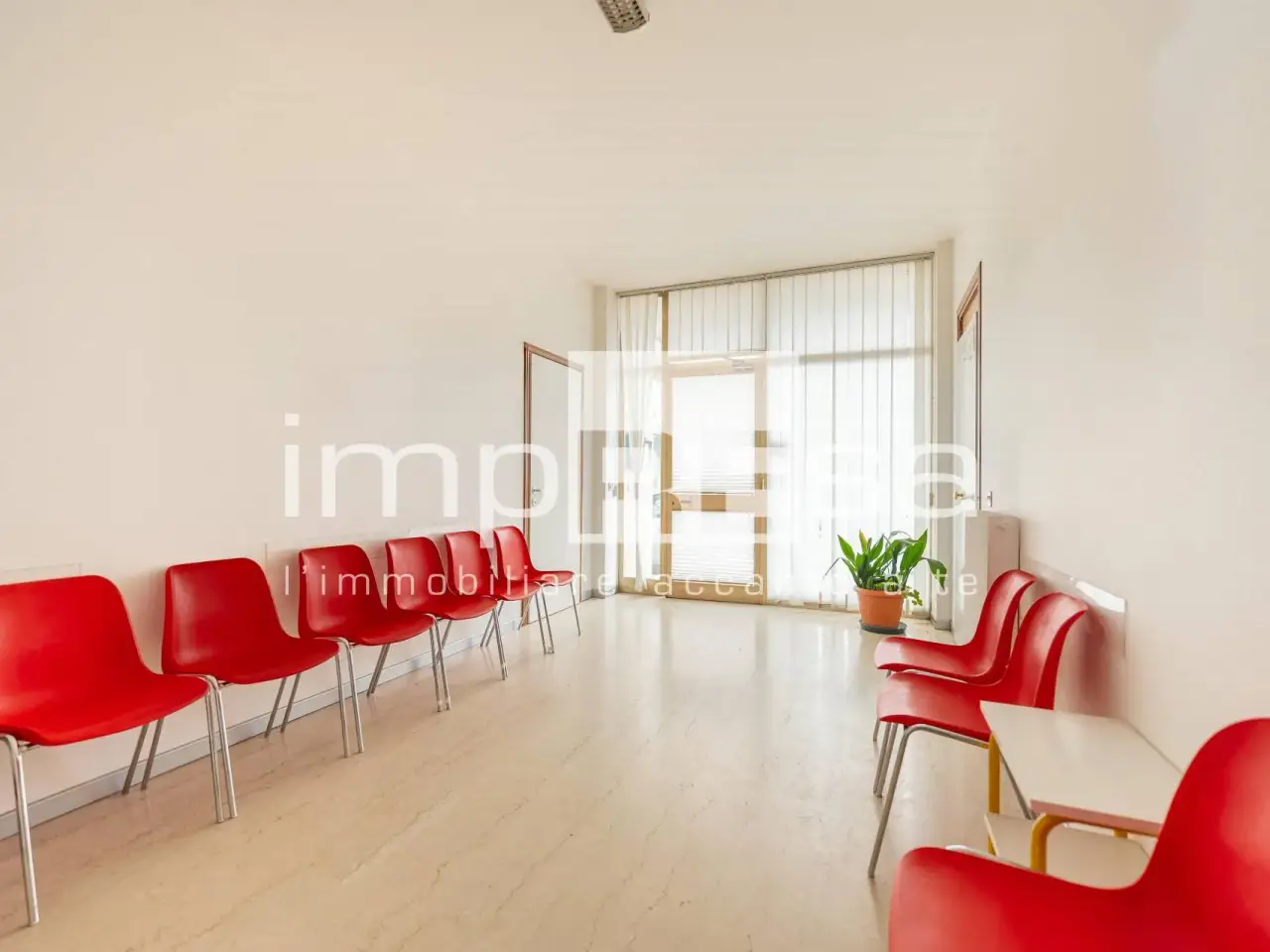 Negozio in Via Brusche 23, Godega Di Sant'Urbano, {3} - Foto 1