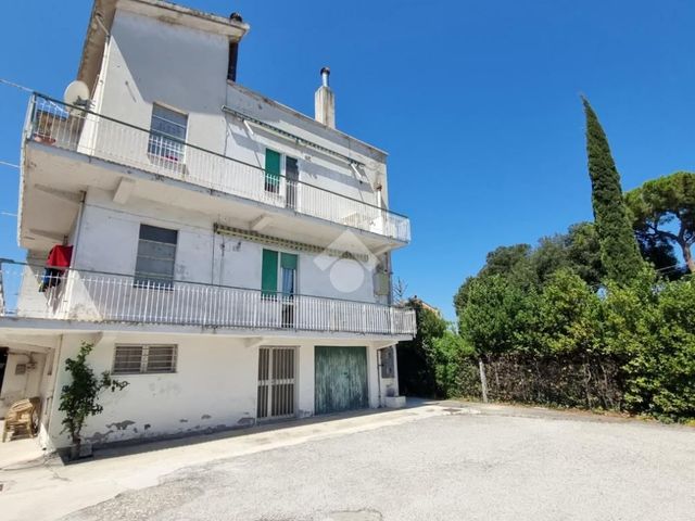 Villa in {3}, Viale Alcide De Gasperi 337 - Foto 1